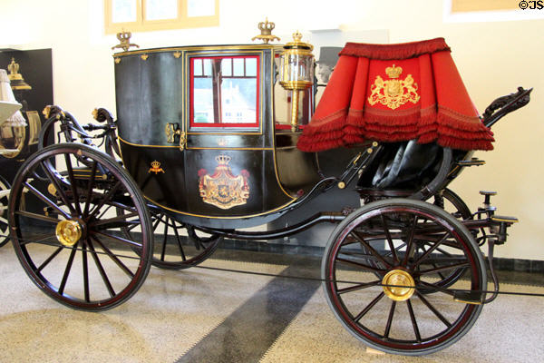 Ceremonial coupé, which although it could carry only two passengers, was adorned with all the expected regal elements such as gilt crowns & lions' heads. Het Loo, Netherlands.