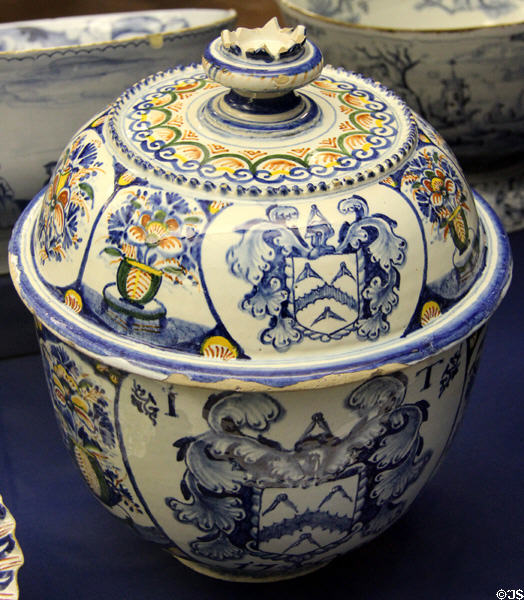 Ceramic punch bowl & cover with the arms of Worshipful Company of Carpenters (1709) atrib Edward Ward's Temple Back pottery in Bristol at Bristol Museum & Art Gallery. Bristol, England.