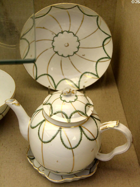Porcelain teapot, stand & matching dish (1775) made in Bristol, at Bristol Museum & Art Gallery. Bristol, England.