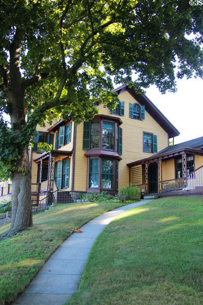 Avery-Copp House Museum (c1800) (154 Thames St.). Groton, CT.